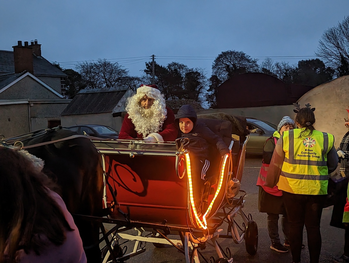 Santa Visits Killen 2022 - Ashlough Drive  (18)